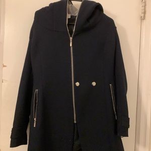Stay Cozy and Warm in This High-Quality Thick Weave Coat (Size M)